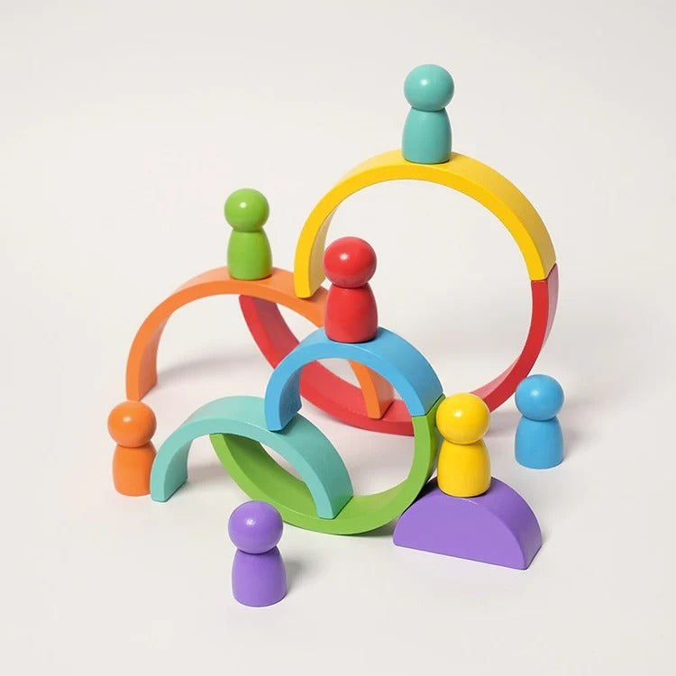 Montessori regenboog met figuurtjes Montessori & Speelgoed