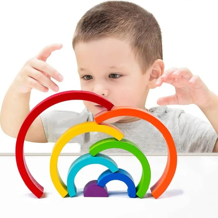 Montessori regenboog met figuurtjes Montessori & Speelgoed